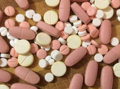 Это не участие в челлендже: подробности отравления школьниц таблетками в Киевской области