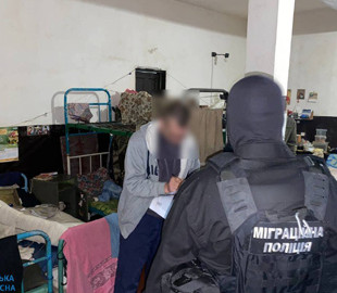 Двоє шахраїв незаконно отримували виплати для переселенців