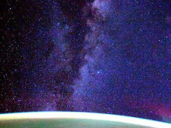 Астронавт показал завораживающее видео Млечного Пути, снятое с космического корабля