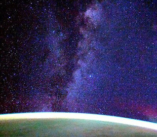 Астронавт показал завораживающее видео Млечного Пути, снятое с космического корабля