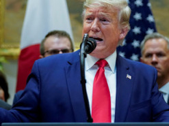 Сенат США обвинил Россию в использовании соцсетей для помощи Трампу