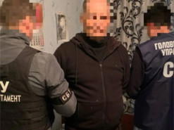 СБУ затримала чоловіка, який коригував удари по ЗСУ та планував замахи на солдатів