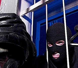 Вор пытался ограбить магазин мобильной связи