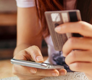 Інтернет-аферисти ошукали двох жінок на 122 тисячі гривень