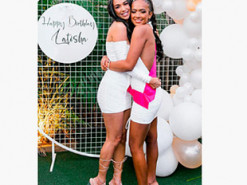 Уникальное сходство матери и дочери прославило их в Сети (Фото)