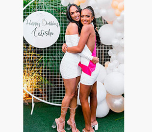 Уникальное сходство матери и дочери прославило их в Сети (Фото)