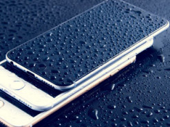 Эксперты дали рекомендации по спасению утонувшего смартфона