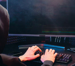 Хакери закидали співробітників російських компаній пропозиціями продати дані