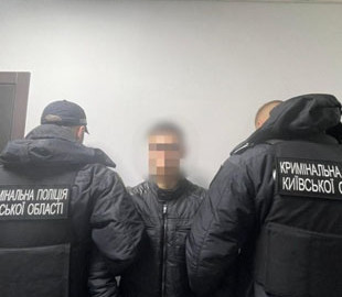 5 ударів ножем у спину. 18-річний хлопець жорстоко убив матір