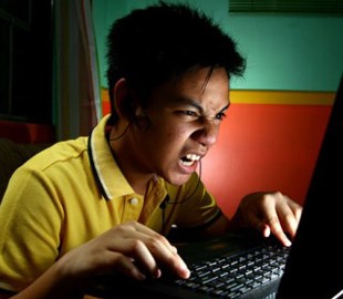 Blizzard использует социальные сети для отлова и наказания грубиянов