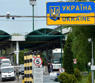 Тривоги не лякають: за чим європейці масово їдуть в Україну навіть під час війни