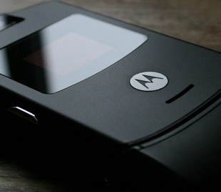 Motorola выпустит складной смартфон