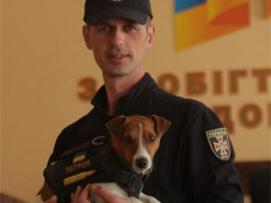 Він супергерой: пес Патрон привітав свого господаря із професійним святом