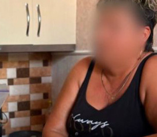 У Харкові заарештували жінку, яка торгувала в інтернеті наркотиками під виглядом шампунів