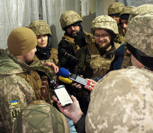 Журналістів провідних іноземних ЗМІ ознайомили з реаліями в районі бойових дій
