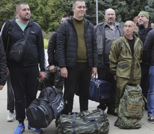 В Ярославській області силовики перекрили виходи заводу, аби силою роздати повістки