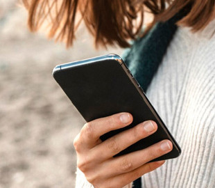 Експерти рекомендують оновлювати смартфон для захисту від злому та підвищення його ефективності