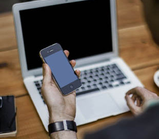 Эксперт рассказал, как защитить себя от прослушивания