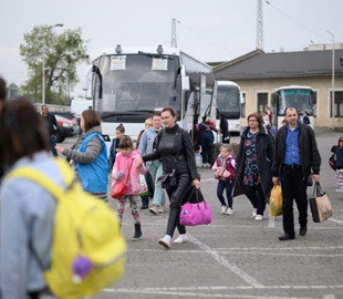 Кожен п'ятий біженець у Польщі повернеться в Україну до зими: опитування