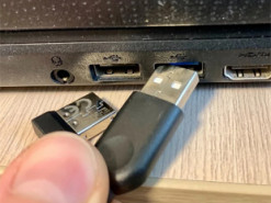 У яких випадках USB флешку потрібно виймати безпечно