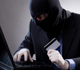 Мошенники продолжают выманивать у граждан через интернет значительные суммы