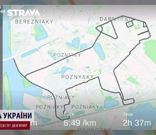 Збирав донати для кінологів: у Києві чоловік пробіг 23 км, щоб створити малюнок собаки