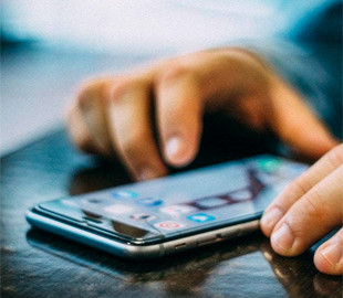 Названы причины, почему следует выключать интернет в смартфоне