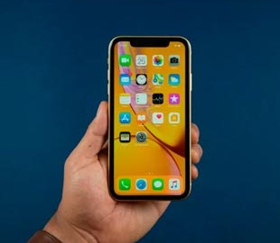 Интерес к iPhone в Китае снизился на 50%