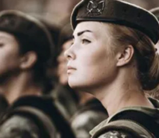 Оформление онлайн и учения по желанию: главнокомандующий ВСУ успокоил украинок из-за воинского учета