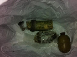 На зупинці у передмісті Києва знайшли пакет із гранатами