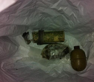 На зупинці у передмісті Києва знайшли пакет із гранатами