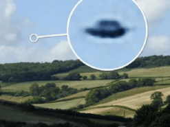 "Корабель прибульців": мисливець за НЛО сфотографував аномальний об'єкт