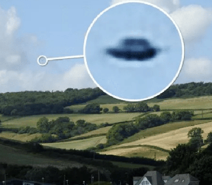 "Корабель прибульців": мисливець за НЛО сфотографував аномальний об'єкт