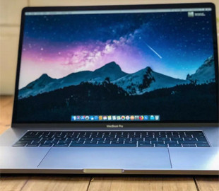 Apple отложила доставку некоторых моделей компьютеров до августа