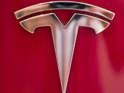 Банк JPMorgan подал миллионный иск на компанию Илона Маска. Дело может завершиться дефолтом