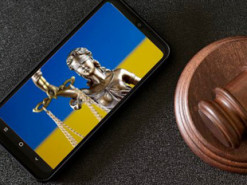 Суд в смартфоне: в Украине запустят приложение «е-Суд»