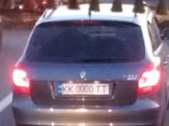 Українці зможуть замовляти автомобільні номери онлайн і передавати їх у спадок