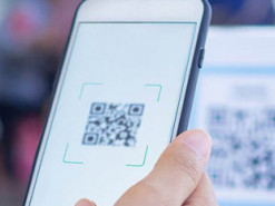 Шахраї вигадали нову схему: заміняють QR-коди в громадських місцях