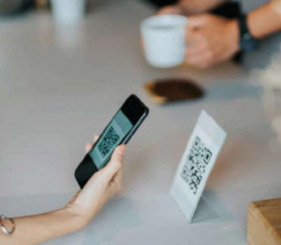 Нова схема шахрайства передбачає підміну QR-кодів в громадських місцях