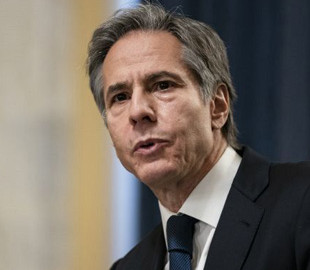 США надеются на стабильные отношения с РФ, но ответят на ее агрессивное поведение, - Блинкен