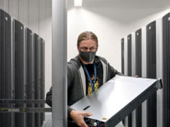 Сотрудникам Microsoft приходилось ночевать в центрах обработки данных во время локдауна