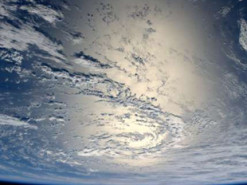 Огорнули всю Земну кулю: програміст створив 3D-карту підводних кабелів