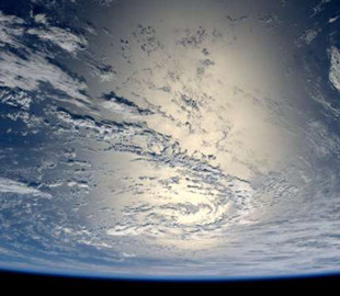 Огорнули всю Земну кулю: програміст створив 3D-карту підводних кабелів