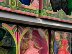 Mattel розмістили посилання на "сайт для дорослих" на упаковці нових ляльок