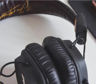 Чому дорогі навушники звучать тихо на смартфоні. Корисні поради щодо звуку і налаштування