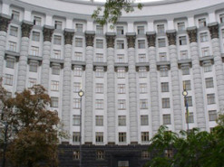 Кабмін змінив умови виїзду за кордон для ще двох категорій громадян