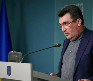 Данилов рассказал, могут ли в Украине запретить Facebook