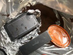У банках з кавою галицькі митники виявили новенькі iPhone