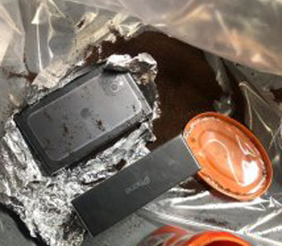 У банках з кавою галицькі митники виявили новенькі iPhone