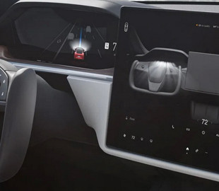 Переключение режимов движения электромобилей Tesla на мониторе соответствует стандартам безопасности